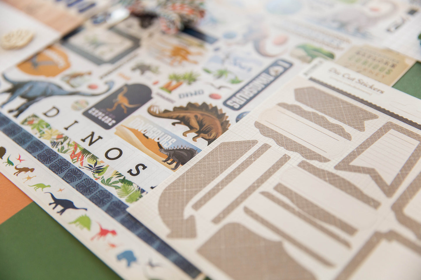 "Jurassic Beasts” Deluxe Theme Kit