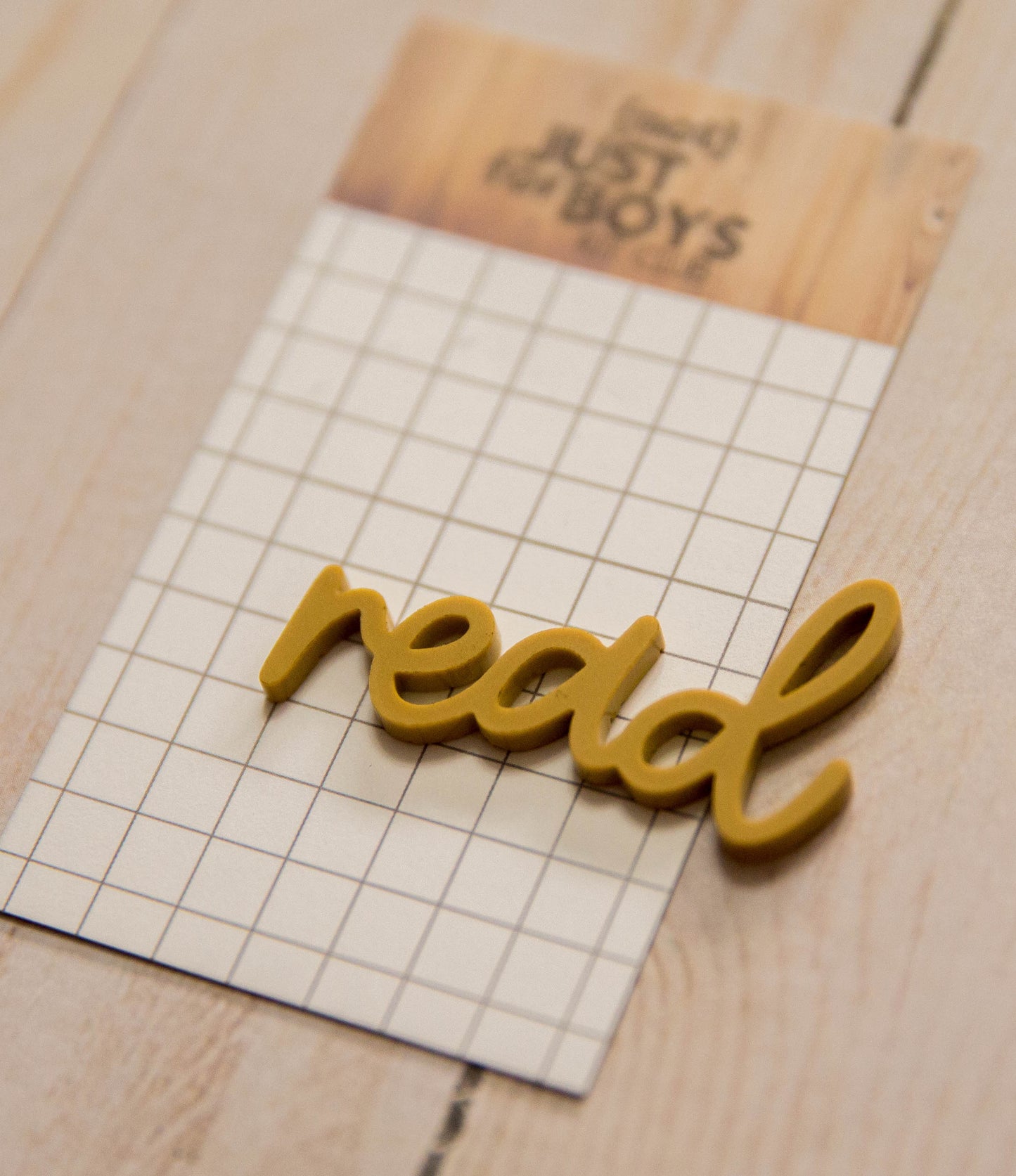 "Read" Acrylic Embellishment