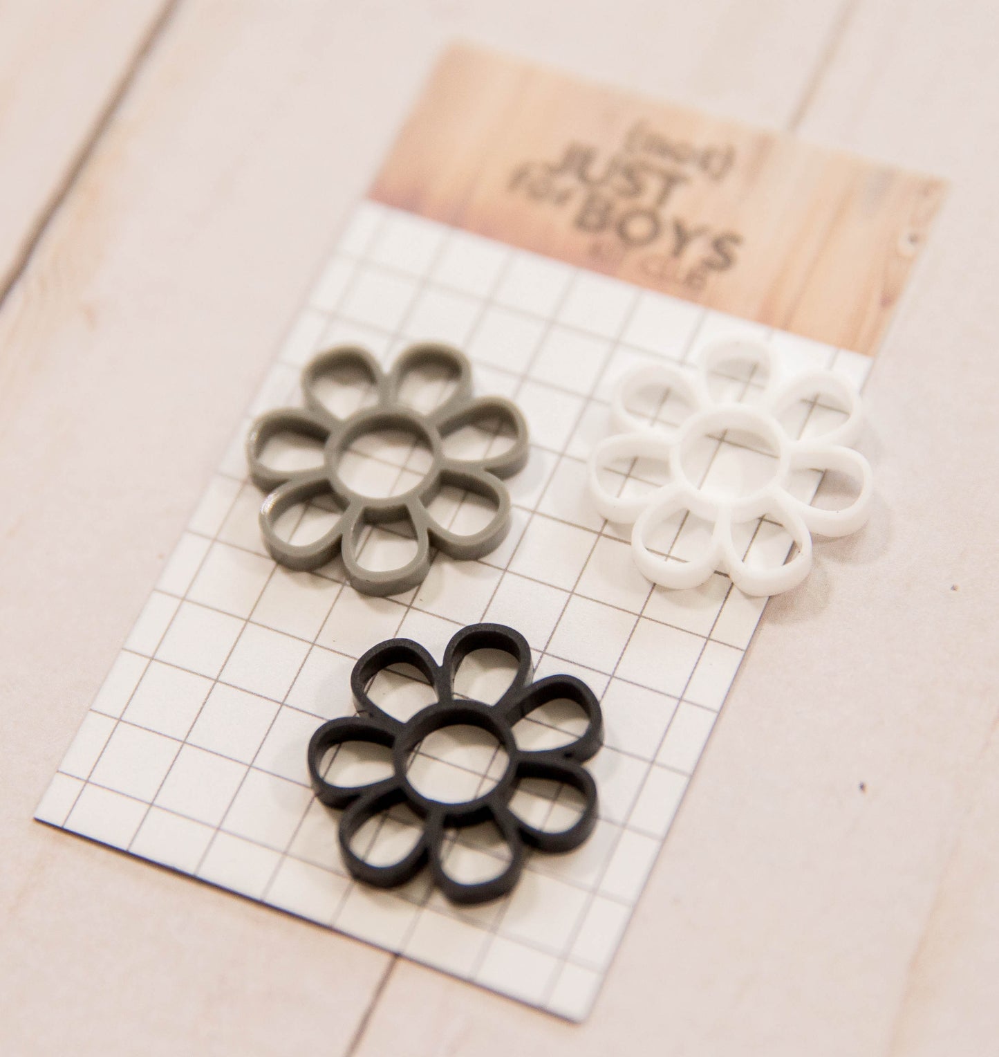 Daisy Acrylic Embellishments