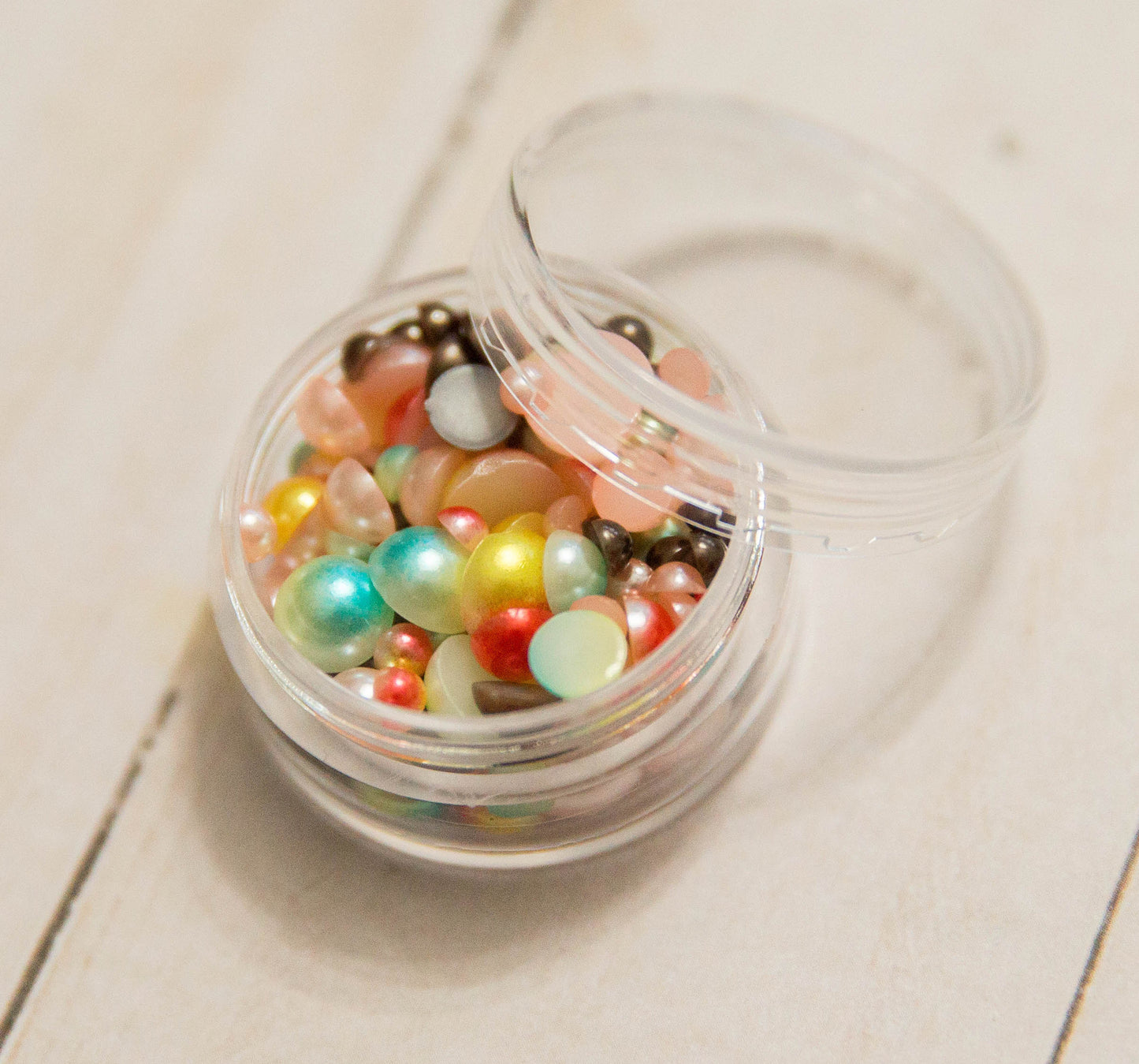 “Stories & Souvenirs" Finishing Touch Pearl Mix